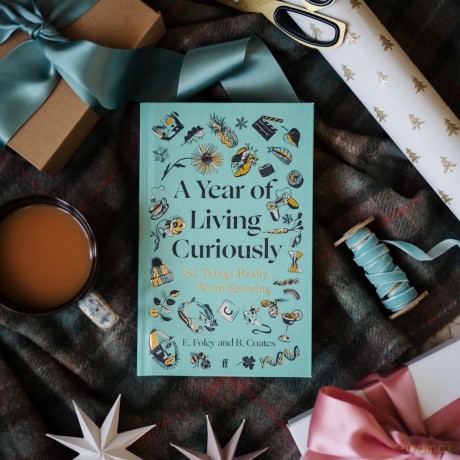 A Year of Living Curiously: 365 Things Really Worth Knowing - Beth Coates [KSIĄŻKA]
