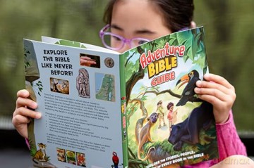 Adventure Bible Guide: Explore the Stories, People, and Places of Every Book in the Bible: An Ideal Companion to the NIV Adventure Bible - Zondervan [KSIĄŻKA]