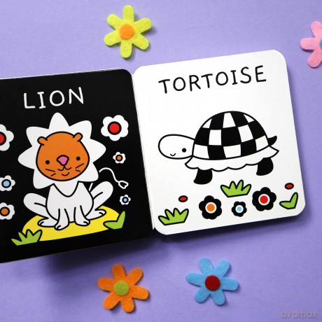 Animals (Black and White Rattle Books) - Emma Pelling [KSIĄŻKA]