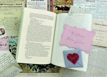 Anne of Green Gables: The Complete Novel, Featuring the Characters' Letters and Mementos, Written and Folded by Hand (Handwritten Classics) - Barbara Heller [KSIĄŻKA]
