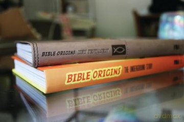 Bible Origins (Portions of the New Testament + Graphic Novel Origin Stories), Deluxe Edition, Leathersoft, Tan: The Underground Story - Zondervan [KOMIKS]