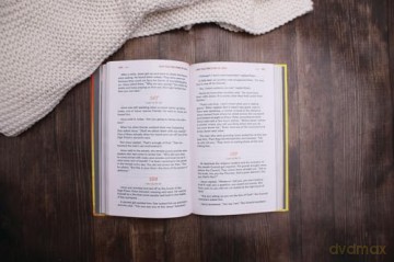 Bible Origins (Portions of the New Testament + Graphic Novel Origin Stories), Hardcover, Orange: The Underground Story - Zondervan [KOMIKS]