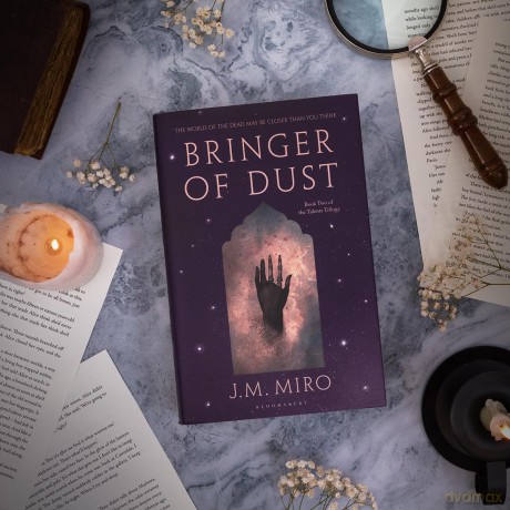 Bringer of Dust: The spellbinding second book in the internationally bestselling Talents Trilogy (The Talents Trilogy) - J M Miro [KSIĄŻKA]