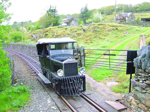 Britain's Bizarre Railways - Robin Jones [KSIĄŻKA]