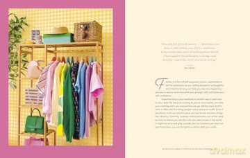 Colorful Living: Simple Ways to Brighten Your World through Design, Décor, Fashion, and More - Rachel Mae Smith [KSIĄŻKA]