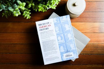 Combing Through the White House: Hair and Its Shocking Impact on the Politics, Private Lives, and Legacies of the Presidents - Theodore Pappas [KSIĄŻKA]