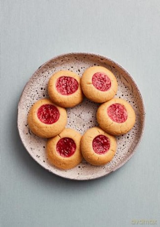 Crumbs: Cookies and Sweets from Around the World - Ben Mims [KSIĄŻKA]