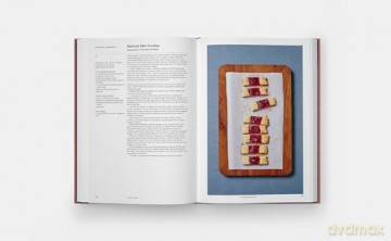 Crumbs: Cookies and Sweets from Around the World - Ben Mims [KSIĄŻKA]