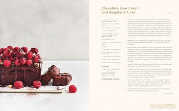 Crust: Essential Sweets and Savories from Victoria's Beloved Bakery - Tom Moore [KSIĄŻKA]