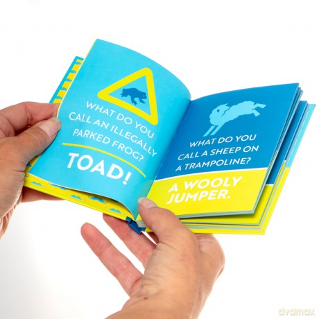 Dad Jokes For Embarrasing Dads Gift Book - Dad Joke Gifts - Bee Three Books [KSIĄŻKA]
