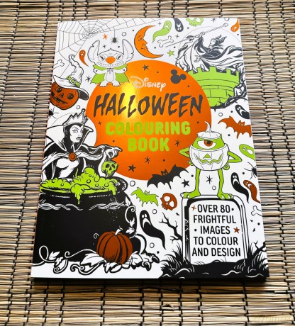 Disney Halloween Colouring Book: Over 80 spooky images to colour and design - Walt Disney [KSIĄŻKA]