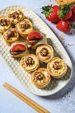 Dolly's Desserts: There's always room for dessert! - Charlie Smark [KSIĄŻKA]
