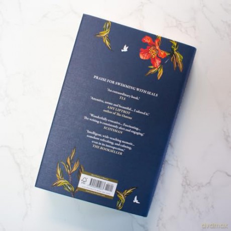 Dust and Pomegranates: How Greece Changed Me Forever - Victoria Whitworth [KSIĄŻKA]