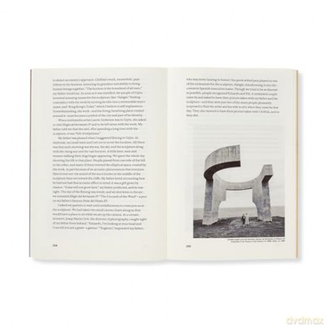 Eduardo Chillida and Pilar Belzunce: Memories of a Daughter - Susana Chillida [KSIĄŻKA]