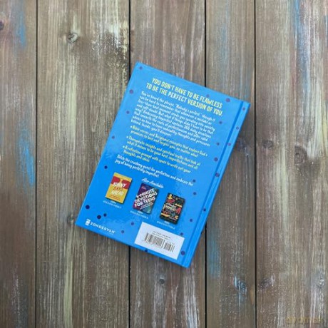 Embracing Imperfect: 365 Devotions for Living Authentically - Lindsay Franklin [KSIĄŻKA]