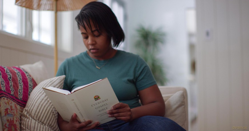 ESV Everyday Gospel Bible: Connecting Scripture to All of Life (Hardcover) [KSIĄŻKA]