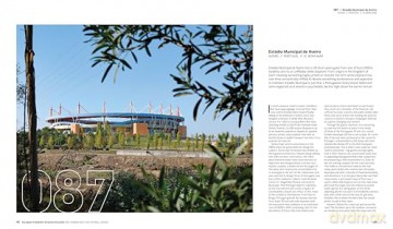 European Football's Greatest Grounds: A Photographic Collection of Europe's Most Breathtaking Football Venues: One Hundred Must-See Football Venues - Leon Gladwell [KSIĄŻKA]