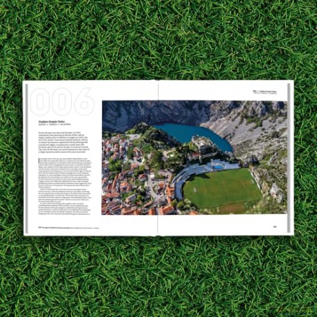 European Football's Greatest Grounds: A Photographic Collection of Europe's Most Breathtaking Football Venues: One Hundred Must-See Football Venues - Leon Gladwell [KSIĄŻKA]