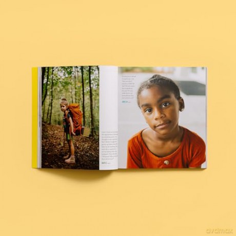 Force of Nature: A Celebration of Girls and Women Raising Their Voices - Kate T. Parker [KSIĄŻKA]