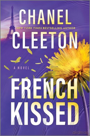 French Kissed: 3 (International School, 3) - Chanel Cleeton [KSIĄŻKA]