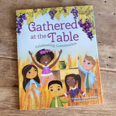 Gathered at the Table: Celebrating Communion - Glenys Nellist [KSIĄŻKA]