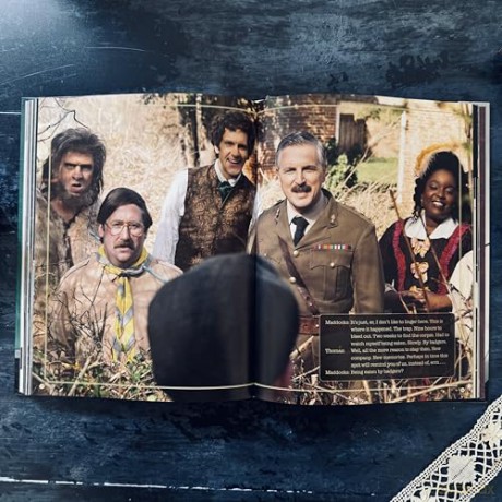 Ghosts: Brought to Life: THE PERFECT CHRISTMAS GIFT FOR BBC GHOSTS FANS - Laurence Rickard [KSIĄŻKA]