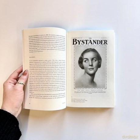 Glitchy Vision: A Feminist History of the Social Photo - Amanda K. Greene [KSIĄŻKA]