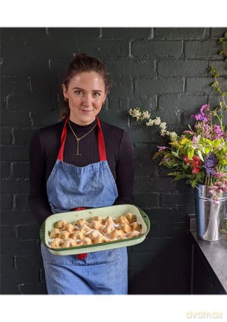 Good Time Cooking: The debut 2024 dinner party cookbook from the Pasta Queen, with recipe plans for any guest including gluten-free, vegetarian and vegan - Rosie Mackean [KSIĄŻKA]