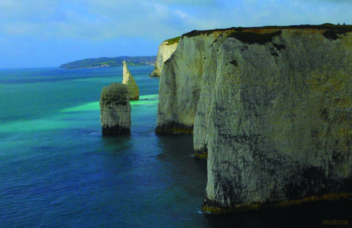 Hidden Landscapes of the South West Coast Path: Walk-Explore-Discover - Ruth Luckhurst [KSIĄŻKA]