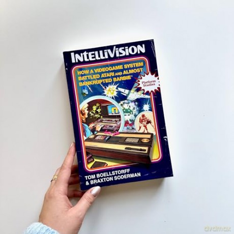 Intellivision: How a Videogame System Battled Atari and Almost Bankrupted Barbie (Platform Studies) - Tom Boellstorff [KSIĄŻKA]