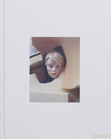 IT'S ALIVE! A travers l'ouvre de Gisele Vienne: A travers l'oeuvre de Gisele Vienne - Estelle Hanania [KSIĄŻKA]