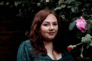 Kindling: New BESTSELLER for fall 2024 - a spicy grumpy-sunshine lumberjack romantic comedy, set in the Scottish autumn - Bonnie Woods [KSIĄŻKA]
