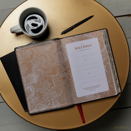 KJV Holy Bible: Giant Print with 53,000 Cross References, Deluxe Black Leathersoft, Red Letter, Comfort Print (Thumb Indexed): King James Version: Holy Bible, King James Version - Thomas Nelson [KSIĄŻKA]