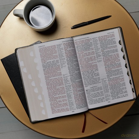 KJV Holy Bible: Giant Print with 53,000 Cross References, Deluxe Black Leathersoft, Red Letter, Comfort Print (Thumb Indexed): King James Version: Holy Bible, King James Version - Thomas Nelson [KSIĄŻKA]