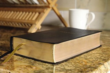 KJV, Thompson Chain-Reference Bible, Handy Size, European Bonded Leather, Black, Red Letter, Comfort Print: King James Version, Black, European Bonded Leather, Red Letter - Zondervan [KSIĄŻKA]