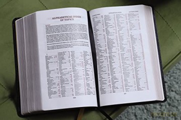 KJV, Thompson Chain-Reference Bible, Handy Size, European Bonded Leather, Black, Red Letter, Comfort Print: King James Version, Black, European Bonded Leather, Red Letter - Zondervan [KSIĄŻKA]