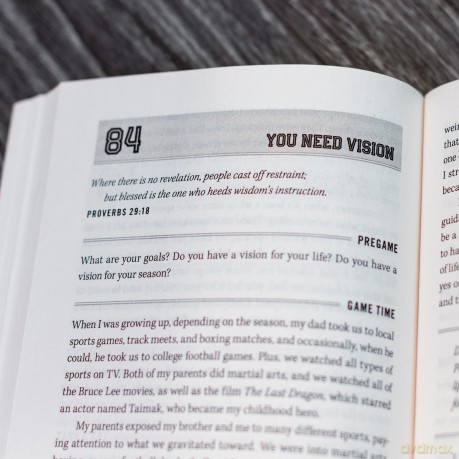 Lead with Faith, Play with Purpose: A 100-Day Devotional for Athletes - Andy Dooley [KSIĄŻKA]