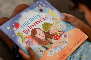 Little Helper, Big Imagination - Emily Morrow [KSIĄŻKA]