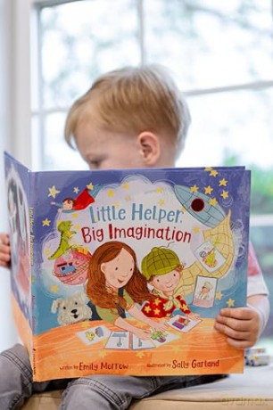 Little Helper, Big Imagination - Emily Morrow [KSIĄŻKA]