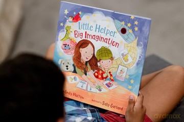 Little Helper, Big Imagination - Emily Morrow [KSIĄŻKA]