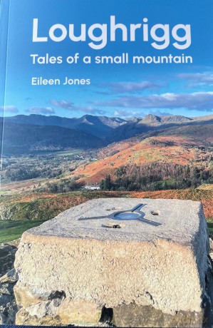 Loughrigg - Tales of a small mountain - Eileen Jones [KSIĄŻKA]