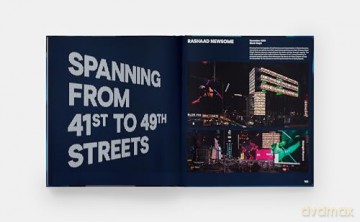 Midnight Moment: A Decade of Artists in Times Square - Jean Cooney [KSIĄŻKA]