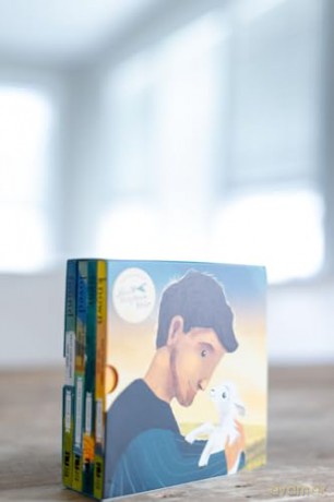 My Little Library of God's Great Love: Loved, Found, Near, Known - Lloyd Jones Sally [KSIĄŻKA]