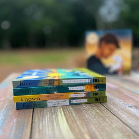 My Little Library of God's Great Love: Loved, Found, Near, Known - Lloyd Jones Sally [KSIĄŻKA]