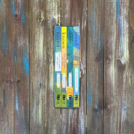 My Little Library of God's Great Love: Loved, Found, Near, Known - Lloyd Jones Sally [KSIĄŻKA]