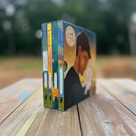 My Little Library of God's Great Love: Loved, Found, Near, Known - Lloyd Jones Sally [KSIĄŻKA]
