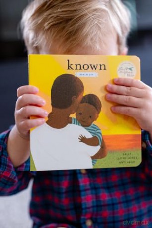 My Little Library of God's Great Love: Loved, Found, Near, Known - Lloyd Jones Sally [KSIĄŻKA]