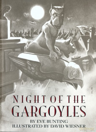 Night of the Gargoyles - Eve Bunting [KSIĄŻKA]