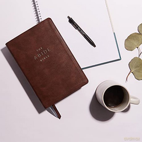 NKJV, Abide Bible, Leathersoft, Brown, Red Letter, Comfort Print: Holy Bible, New King James Version - Thomas Nelson [KSIĄŻKA]