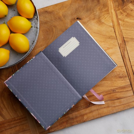NKJV, Journal the Word Bible, Cloth over Board, Gray, Red Letter, Comfort Print: Reflect, Journal, or Create Art Next to Your Favorite Verses - Thomas Nelson [KSIĄŻKA]